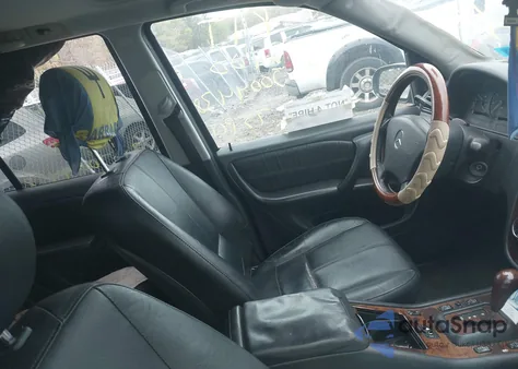 2002 Mercedes-Benz Ml 500 z USA, uszkodzony, nr VIN 4JGAB75E12A332744